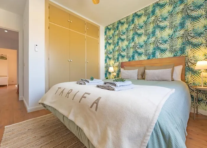 Beachfront, Pool, Terrace & Wifi - *simplytarifa* Apartman