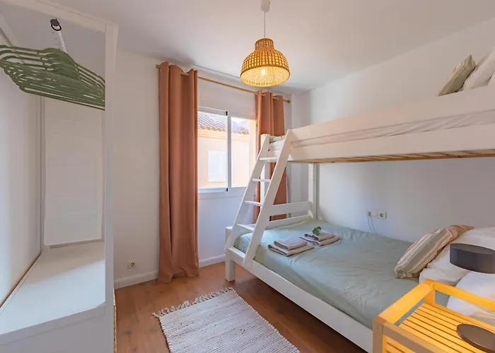 Beachfront, Pool, Terrace & Wifi - *simplytarifa* Apartman *