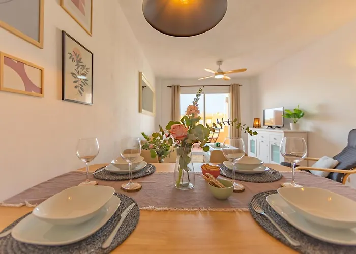Apartman Beachfront, Pool, Terrace & Wifi - *simplytarifa* *