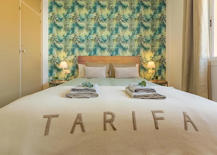 Beachfront, Pool, Terrace & Wifi - *simplytarifa* Apartman