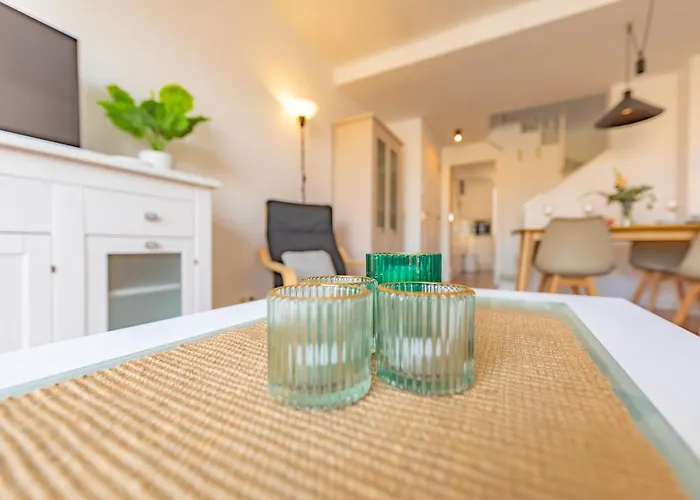 Apartman Beachfront, Pool, Terrace & Wifi - *simplytarifa* *